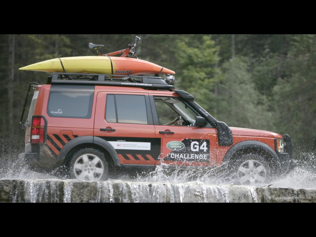08-Land-Rover-LR3-G4-Challenge-Side-Water-1280x960.jpg