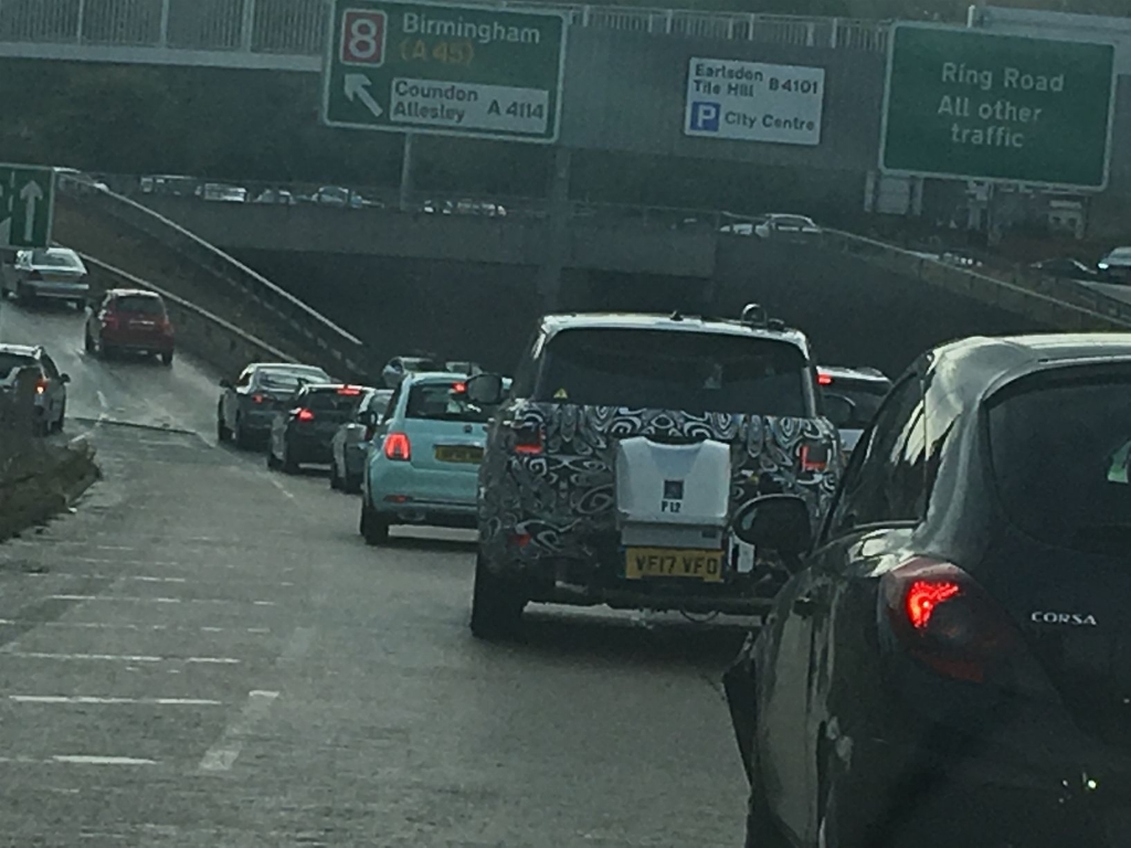 0_EMR_CT_130918landrover_03JPG.jpg