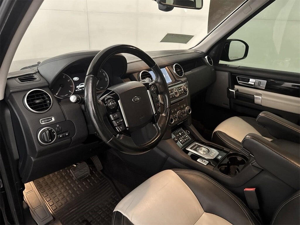 2014-land-rover-lr4-base-santorini-black-metallic-3.jpg