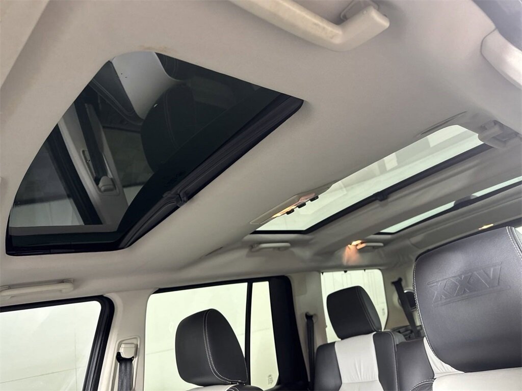 2014-land-rover-lr4-base-santorini-black-metallic-6.jpg