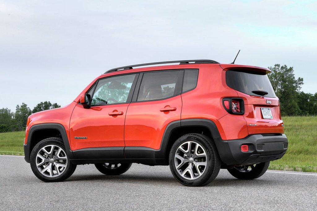 2017-Jeep-Renegade-Latitude-rear-three-quarter.jpg
