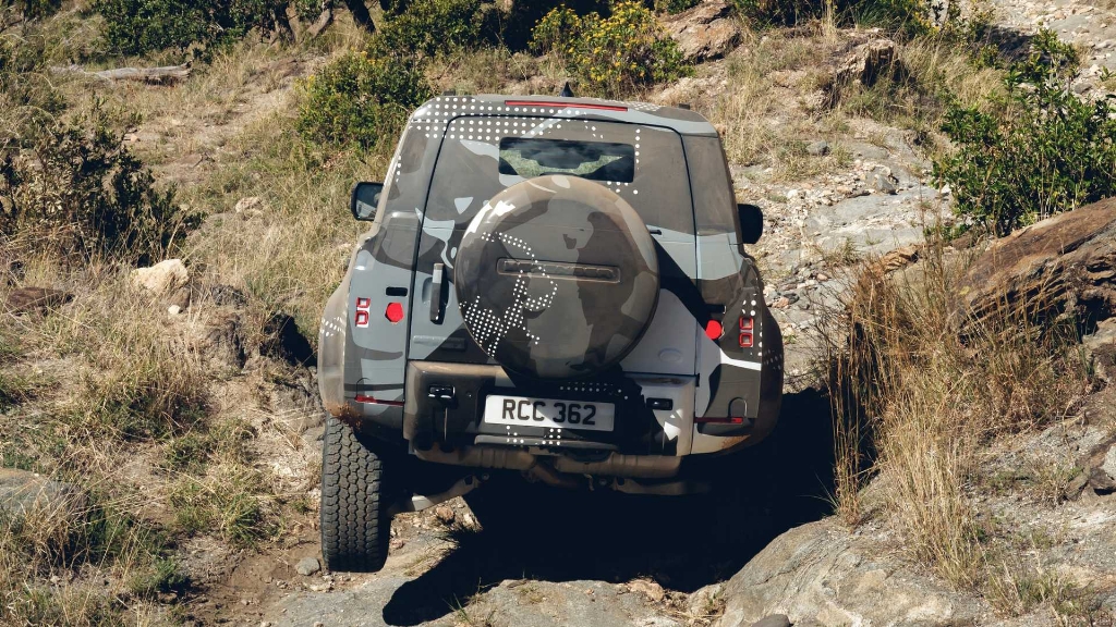 2020-land-rover-defender-testing-in-kenya.jpg