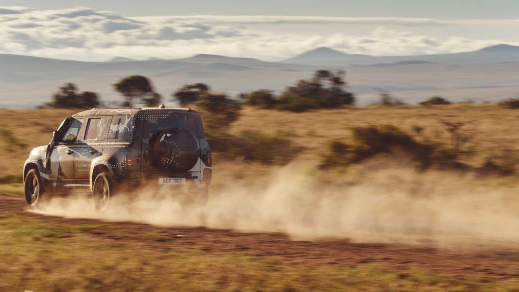 2020-land-rover-defender-testing-in-kenya.jpg