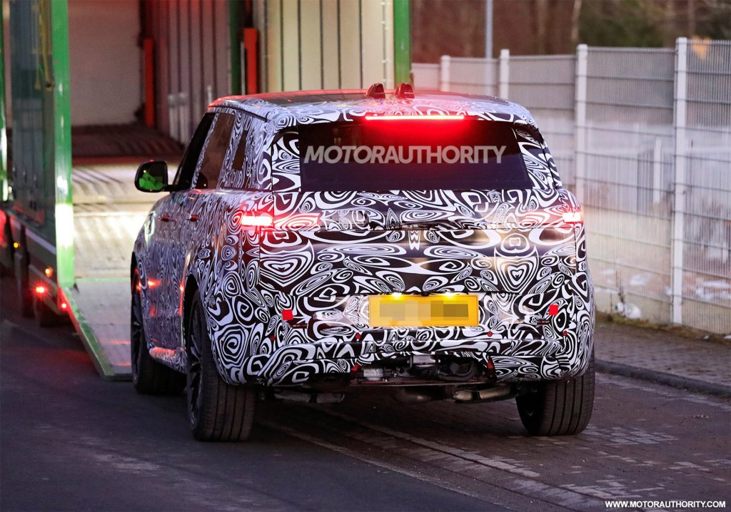 2024-land-rover-range-rover-sport-spy-shots-05.jpg
