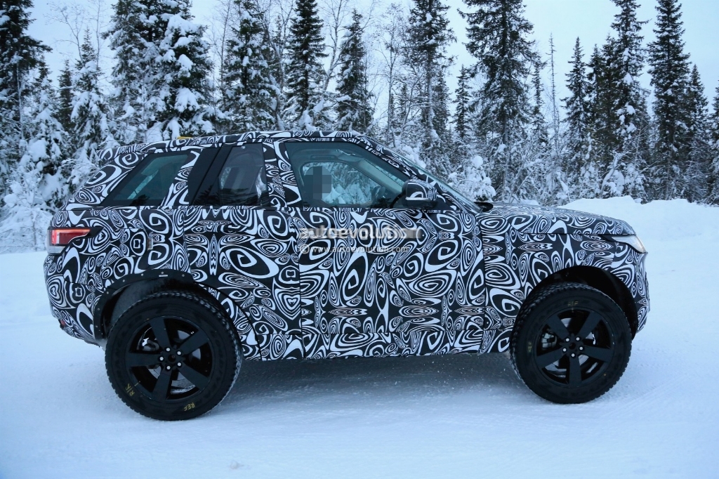 defender-makes-spyshot-debut-as-petite-test-mule_5.jpg