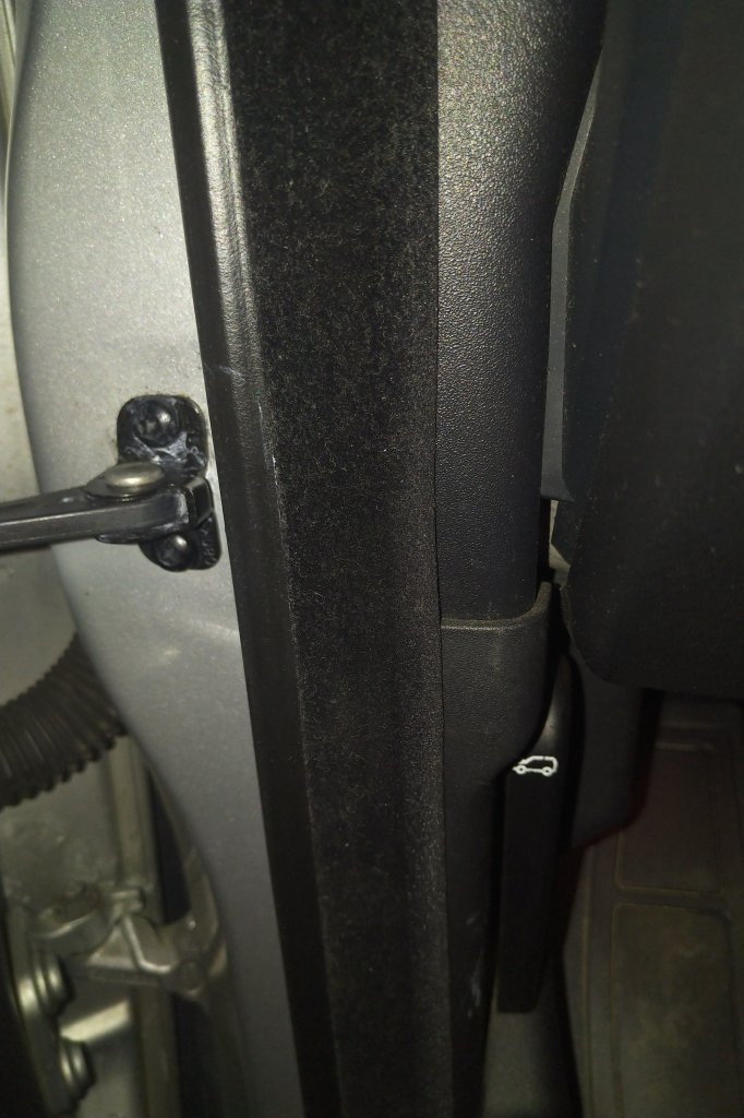 Door Stop left on pillar a.jpg