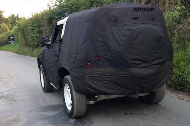 Entry-spec-2020-Land-Rover-Defender-spied-rear.jpg
