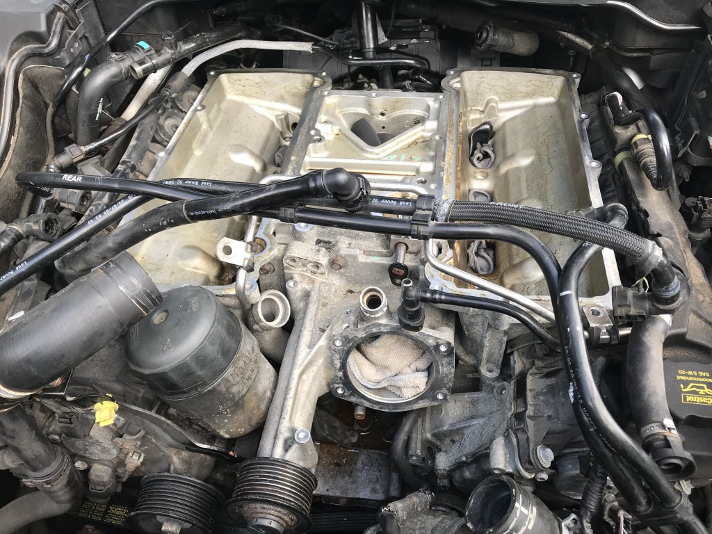 front view supercharger base 2010 Range Rover 5.0L SC.jpeg