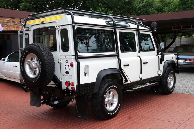 Land+Rover+Defender+110+(White)+(13).jpg