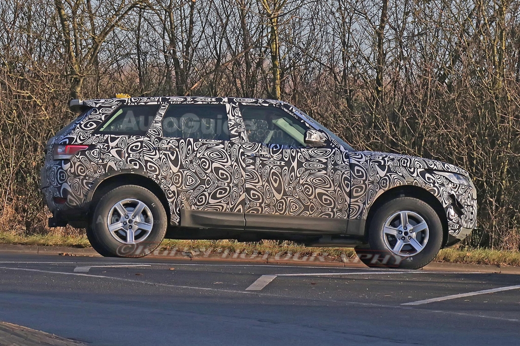 land-rover-defender-mule-lwb-spy-photos-06.jpg