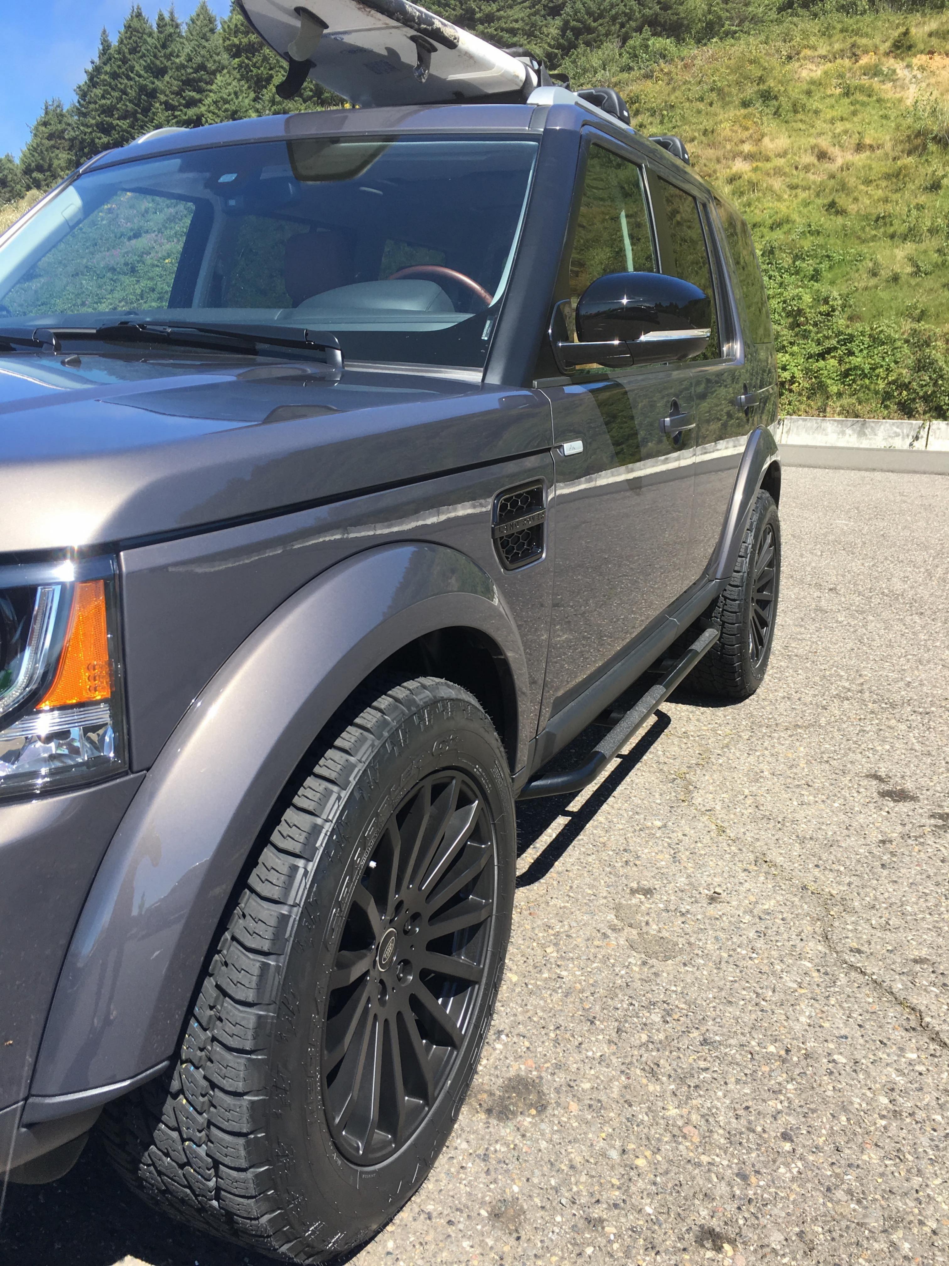 LR4 Tire.jpg
