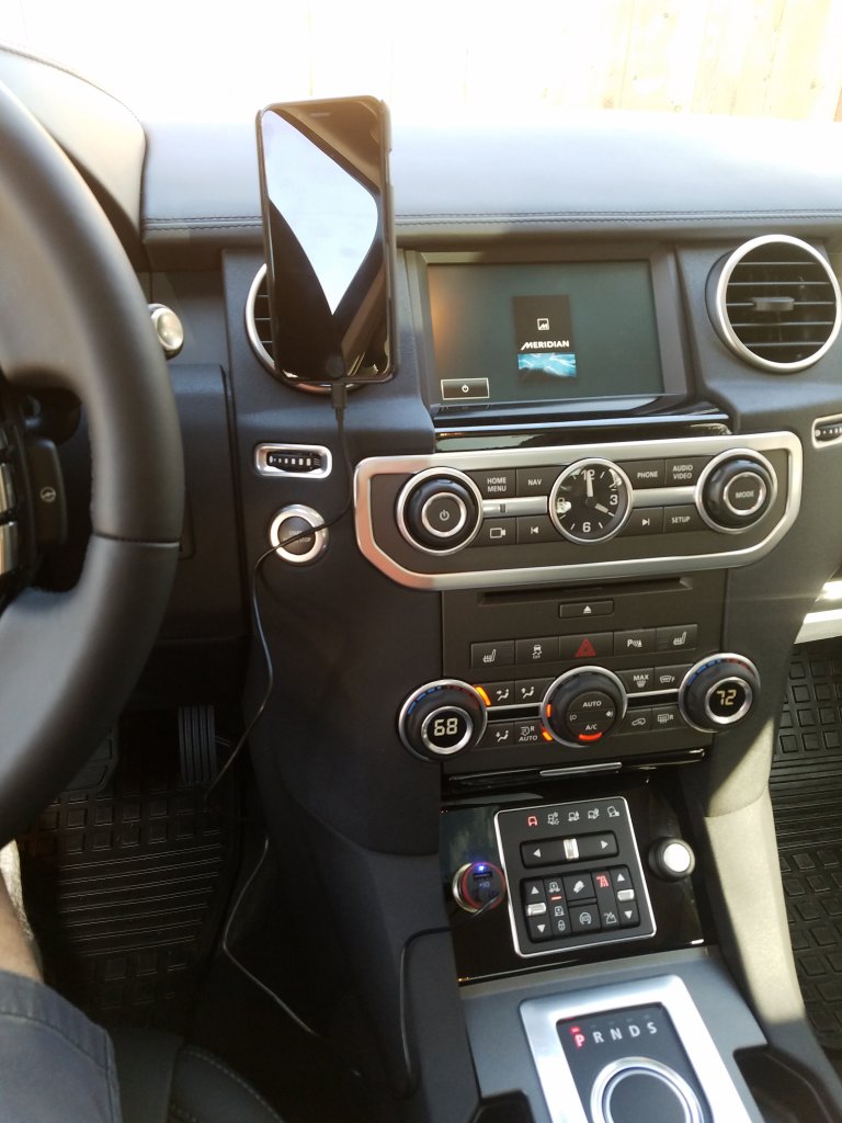 LR4_Phone2.jpg