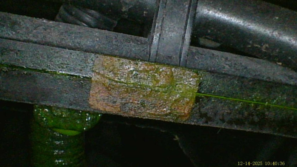 Rear crossover pipe 1.JPG
