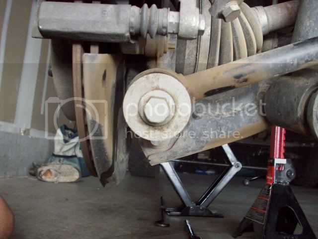 RearLowerControlArmBolt003.jpg