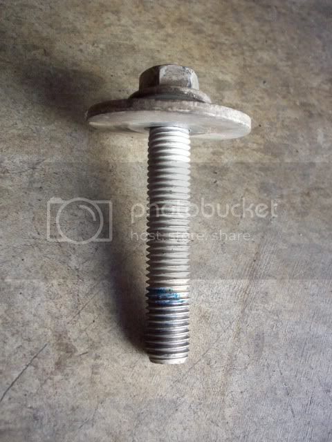 RearLowerControlArmBolt006.jpg