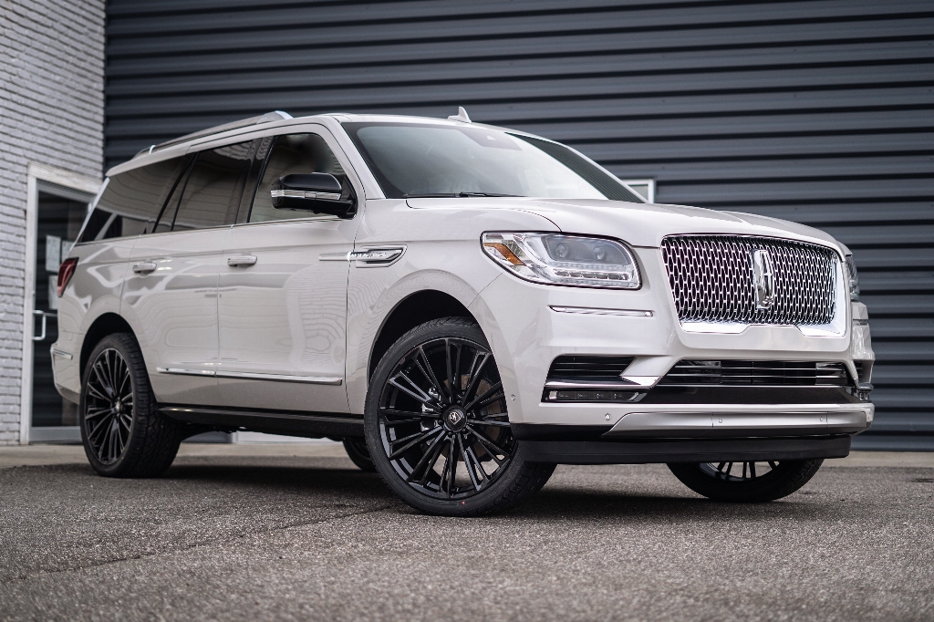 ti-abl-30-corona-6-gloss-black-lincoln-navigator-3.jpg