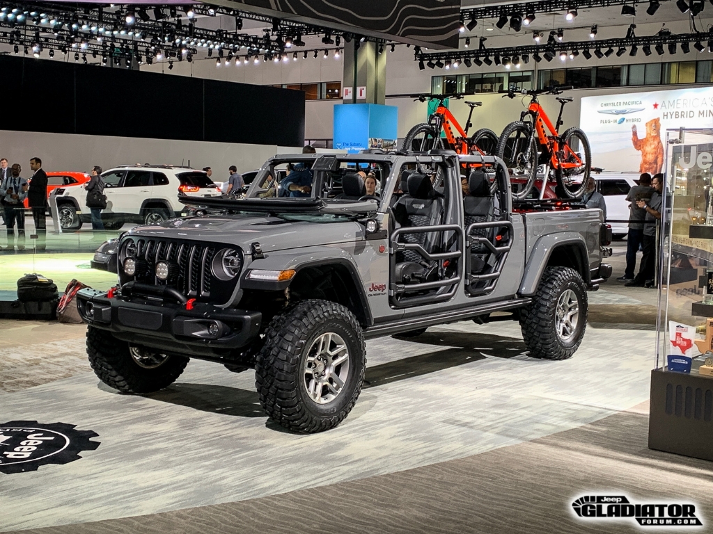 tor-jt-pickup-mopar-accessories-la-auto-show-9-jpg.jpg