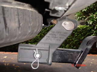 LR3 Hitch Side.jpg