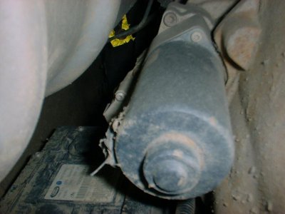 LR3 Locking Mechanical Rear Differential under end view.jpg