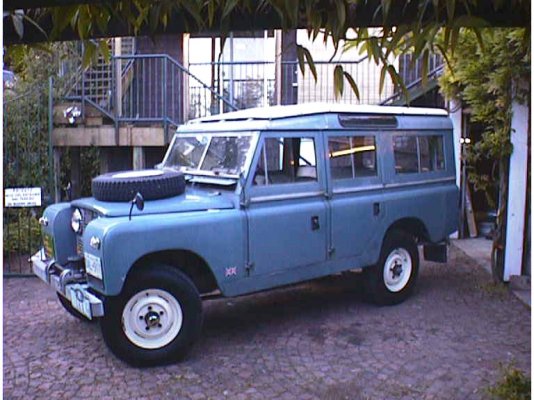 Series 109 station wagon left side front.jpg