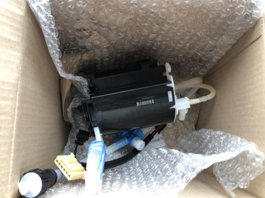 fuel_pump_LR043385_03.jpg