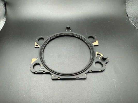 Throttle body mounting gasket - 041226.jpg