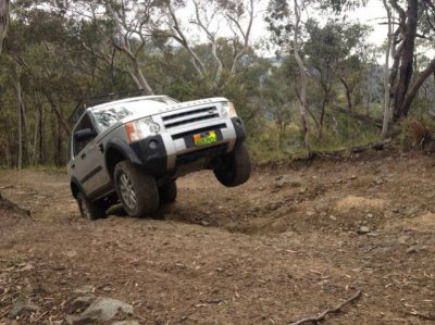 LR3 on dirt  front left wheel lifted IMG_0924copy.jpg