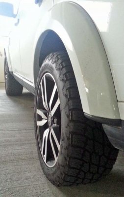 LR4 Tires.jpg