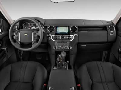 2015-land-rover-lr4-interior.jpg